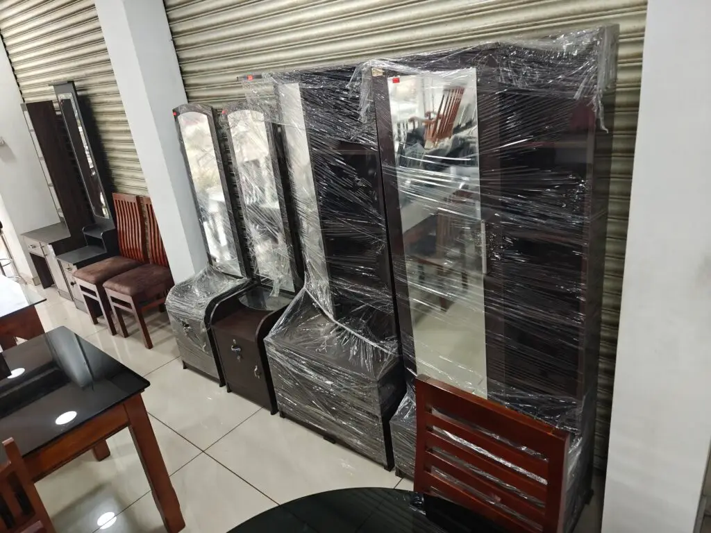 Wooden dressing table with mirror cabinet